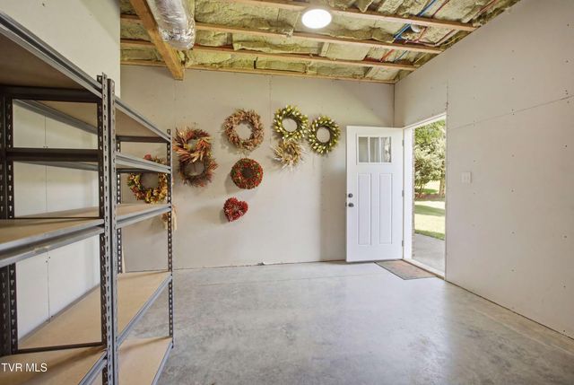 2389 Sawyers Pond Drive, Johnson City, TN 37604