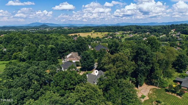 2389 Sawyers Pond Drive, Johnson City, TN 37604