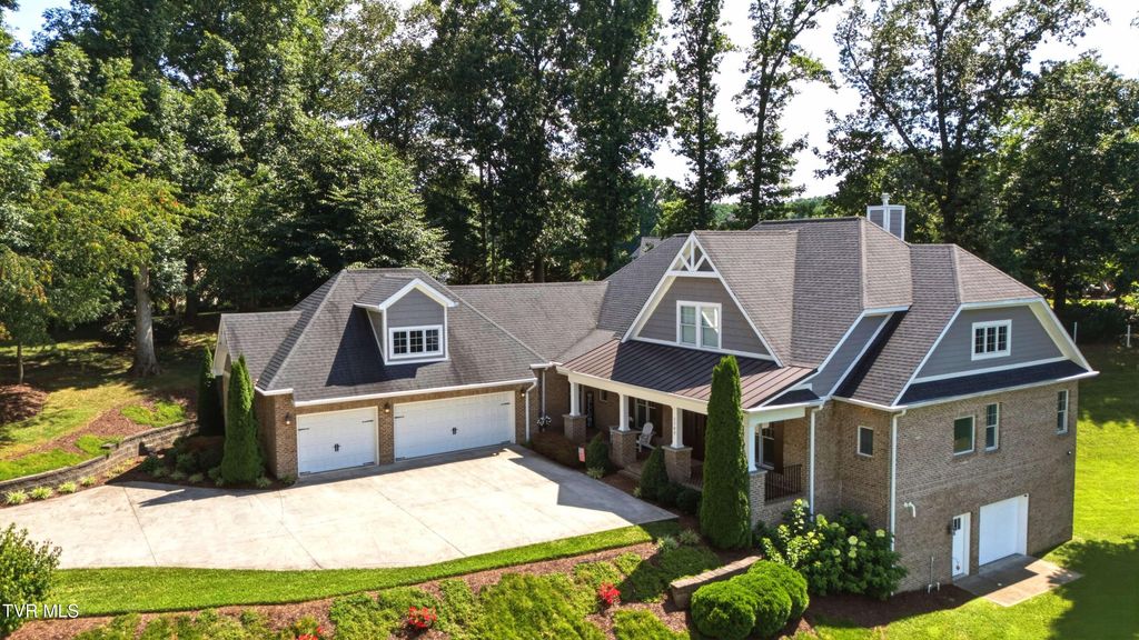 2389 Sawyers Pond Drive, Johnson City, TN 37604