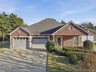 4225 Greentree Way 17A, Sand Springs, OK 74063