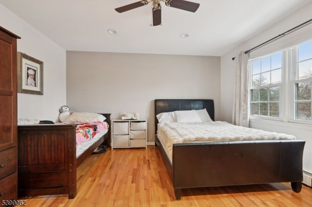 822 Pompton Ave 2, Cedar Grove Twp., NJ 07009