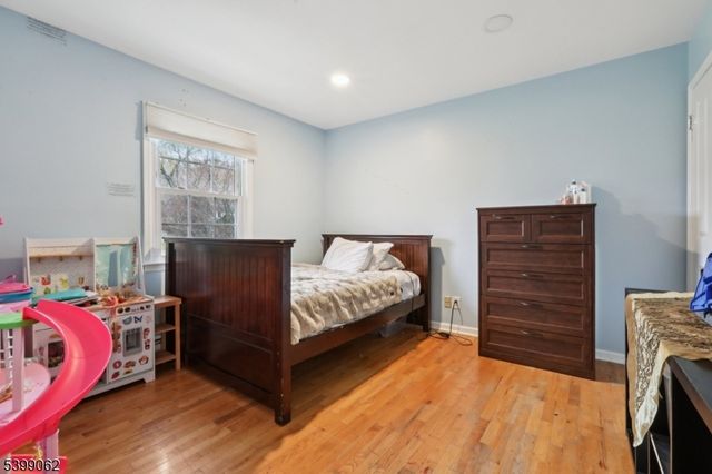 822 Pompton Ave 2, Cedar Grove Twp., NJ 07009
