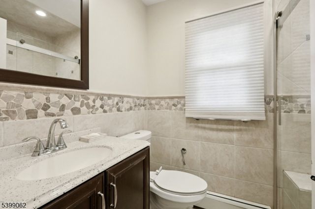 822 Pompton Ave 2, Cedar Grove Twp., NJ 07009