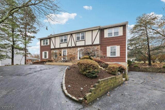 822 Pompton Ave 2, Cedar Grove Twp., NJ 07009