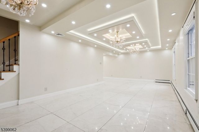 822 Pompton Ave 2, Cedar Grove Twp., NJ 07009