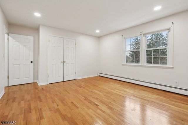 822 Pompton Ave 2, Cedar Grove Twp., NJ 07009