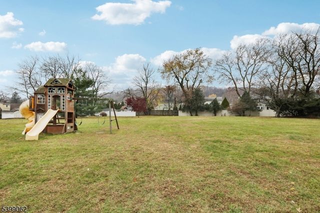822 Pompton Ave 2, Cedar Grove Twp., NJ 07009