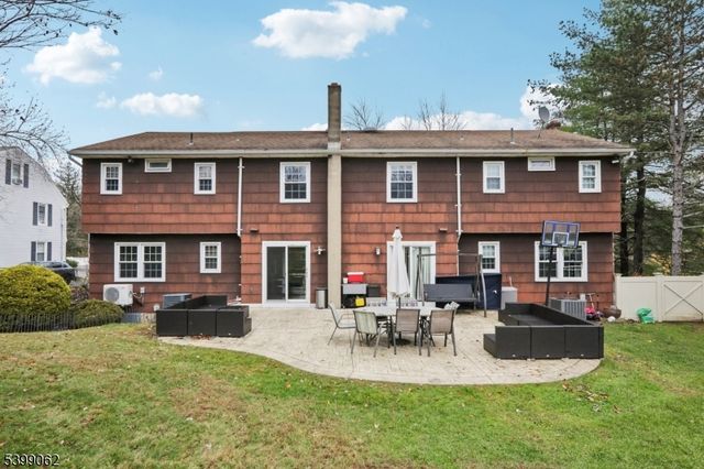 822 Pompton Ave 2, Cedar Grove Twp., NJ 07009