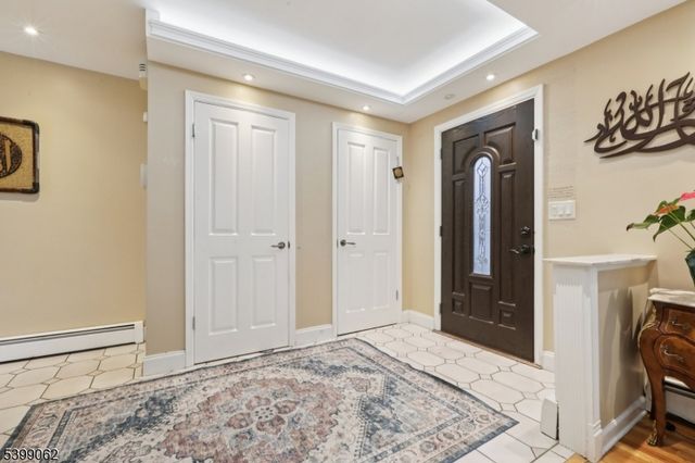 822 Pompton Ave 2, Cedar Grove Twp., NJ 07009