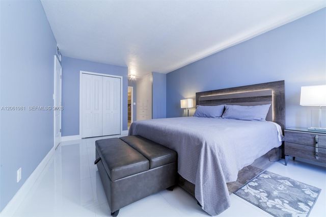 2500 Parkview Drive 1117, Hallandale Beach, FL 33009