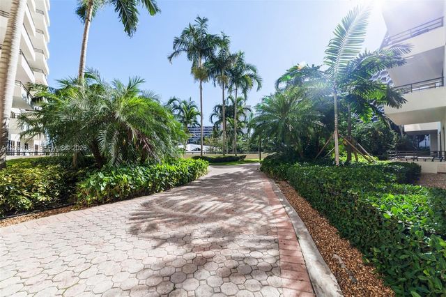 2500 Parkview Drive 1117, Hallandale Beach, FL 33009