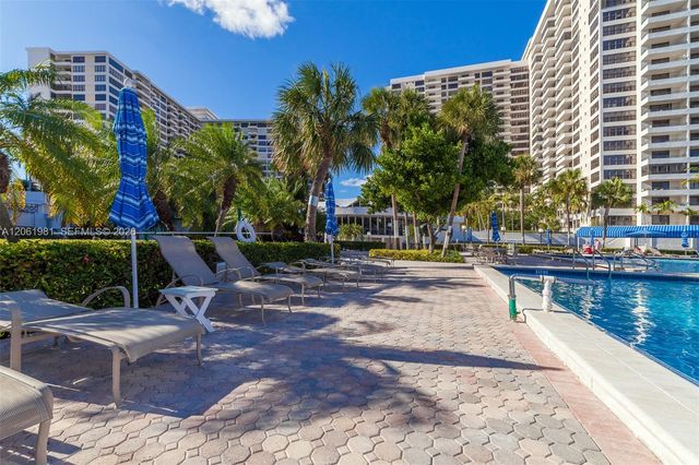 2500 Parkview Drive 1117, Hallandale Beach, FL 33009