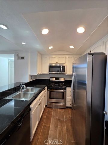 7800 Topanga Canyon 303, Canoga Park (los Angeles), CA 91304