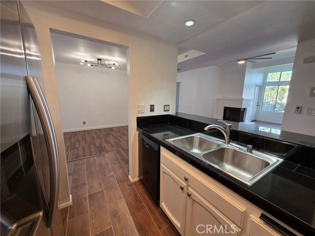 7800 Topanga Canyon 303, Canoga Park (los Angeles), CA 91304