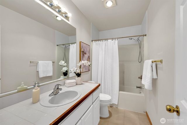 2401 132nd Avenue SE, Bellevue, WA 98005