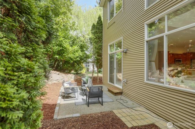 2401 132nd Avenue SE, Bellevue, WA 98005