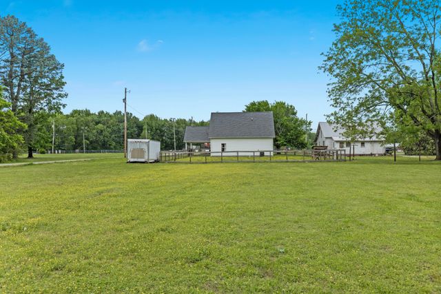 2236 Old Washington Rd, Cedar Hill, TN 37032