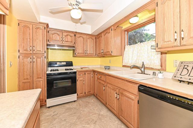 8732 W Burdick AVENUE, Milwaukee, WI 53227