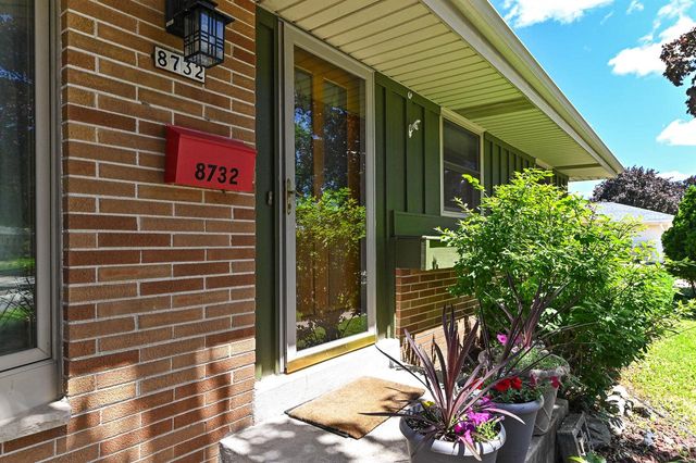 8732 W Burdick AVENUE, Milwaukee, WI 53227