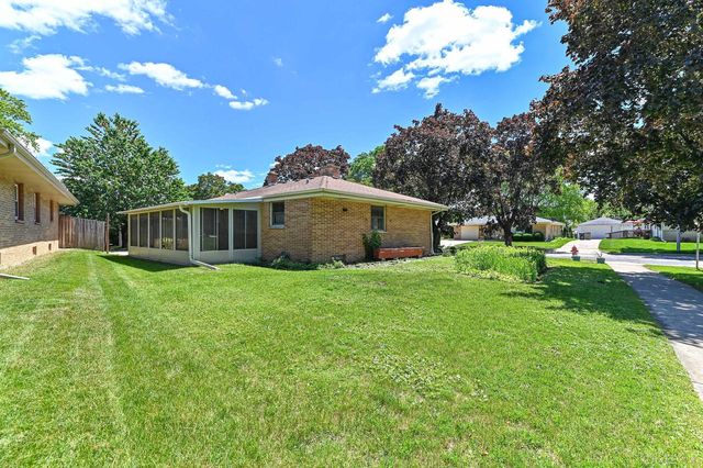 8732 W Burdick AVENUE, Milwaukee, WI 53227