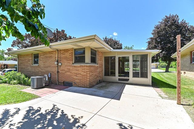 8732 W Burdick AVENUE, Milwaukee, WI 53227