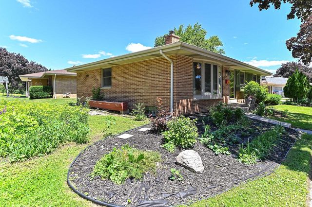 8732 W Burdick AVENUE, Milwaukee, WI 53227