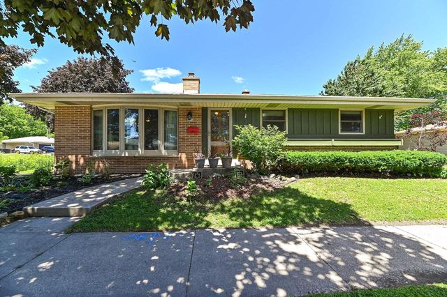 8732 W Burdick AVENUE, Milwaukee, WI 53227
