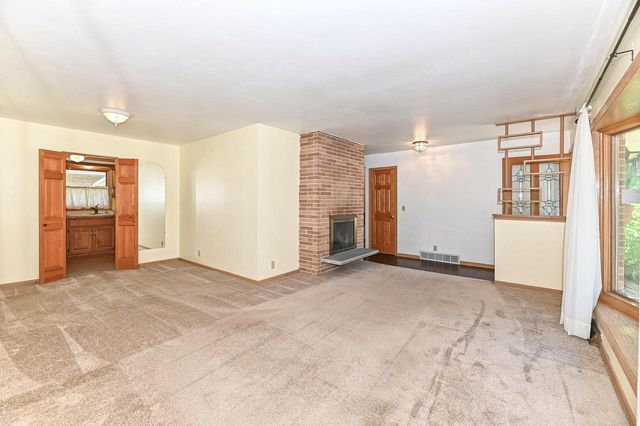 8732 W Burdick AVENUE, Milwaukee, WI 53227