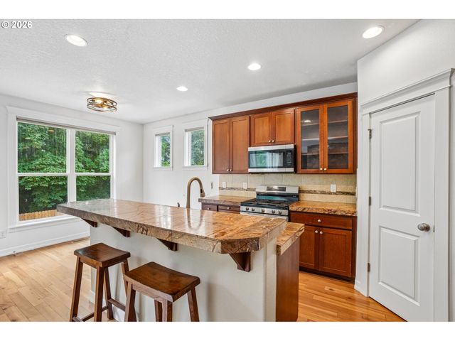 928 Ne 34TH Ave, Camas, WA 98607