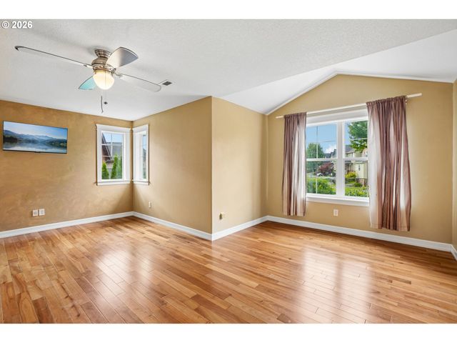 928 Ne 34TH Ave, Camas, WA 98607