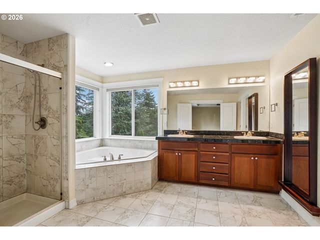 928 Ne 34TH Ave, Camas, WA 98607