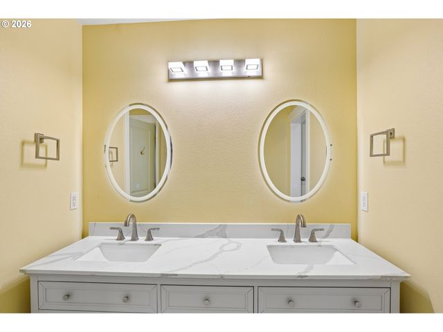 928 Ne 34TH Ave, Camas, WA 98607