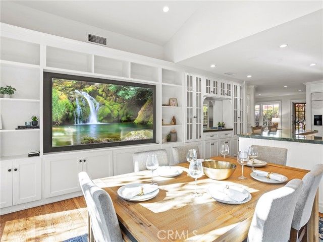 10404 Margate Street, North Hollywood (los Angeles), CA 91601