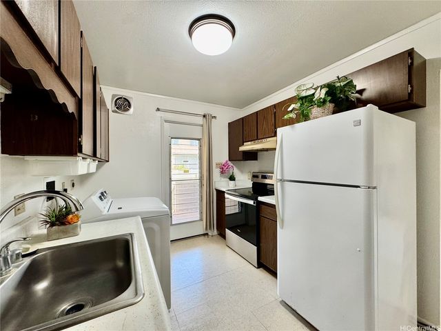 98-889 Kaonohi Street 76, Aiea, HI 96701