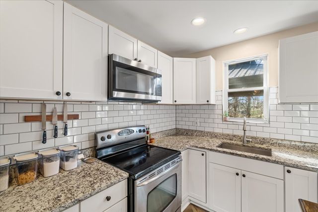 3125 Lake Park Dr, Nashville, TN 37211