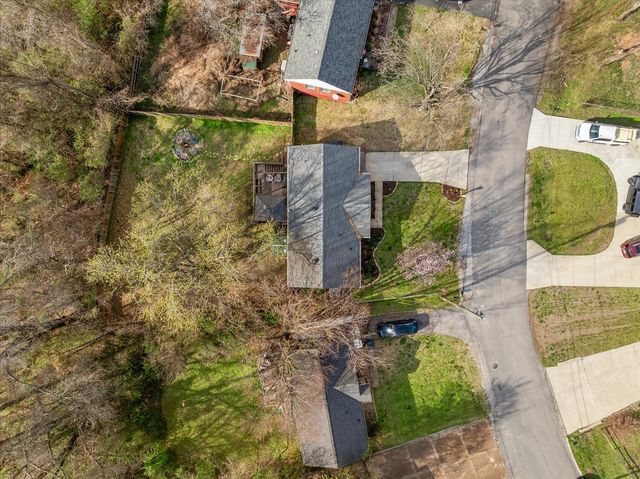 3125 Lake Park Dr, Nashville, TN 37211