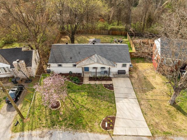 3125 Lake Park Dr, Nashville, TN 37211