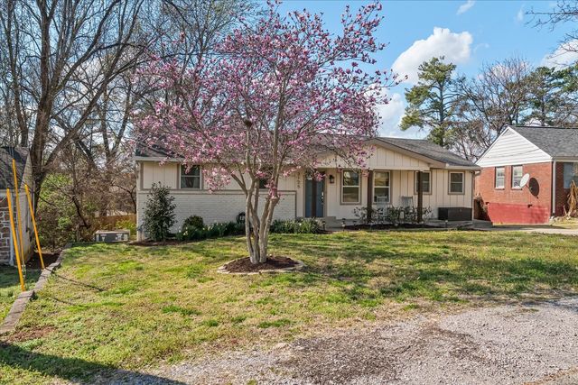 3125 Lake Park Dr, Nashville, TN 37211