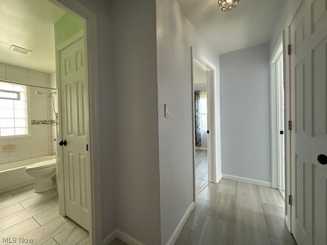 1011 Parkleigh Drive, Parma, OH 44134