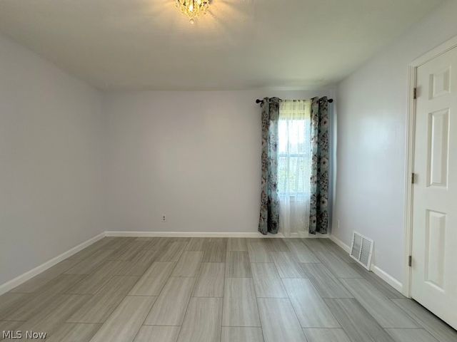 1011 Parkleigh Drive, Parma, OH 44134