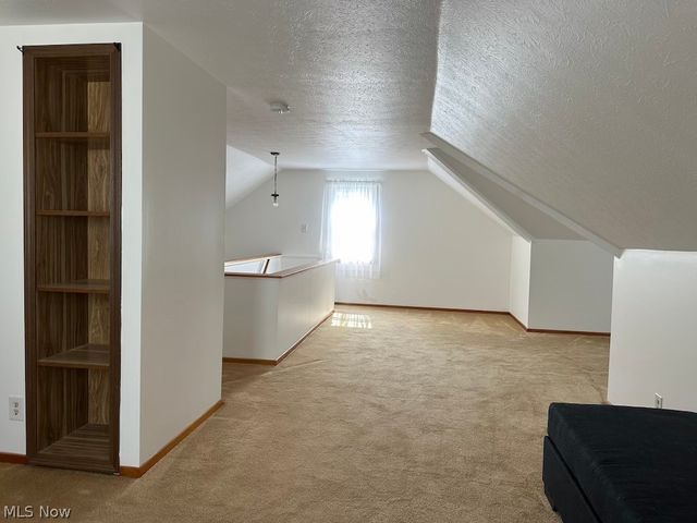 1011 Parkleigh Drive, Parma, OH 44134