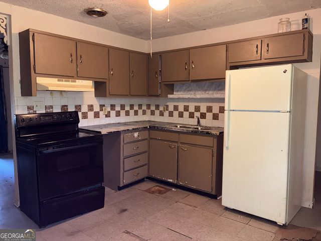 8293 Marlborough Drive, Jonesboro, GA 30238