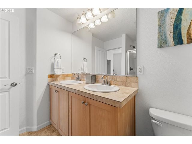 28538 Sw DUNDEE Ln, Wilsonville, OR 97070