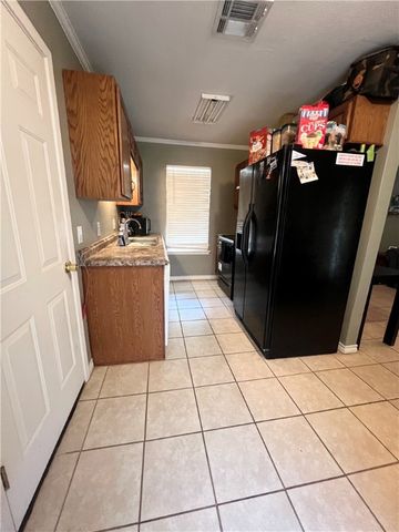 2029 S 2nd St, Kingsville, TX 78363