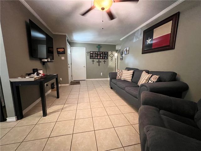 2029 S 2nd St, Kingsville, TX 78363