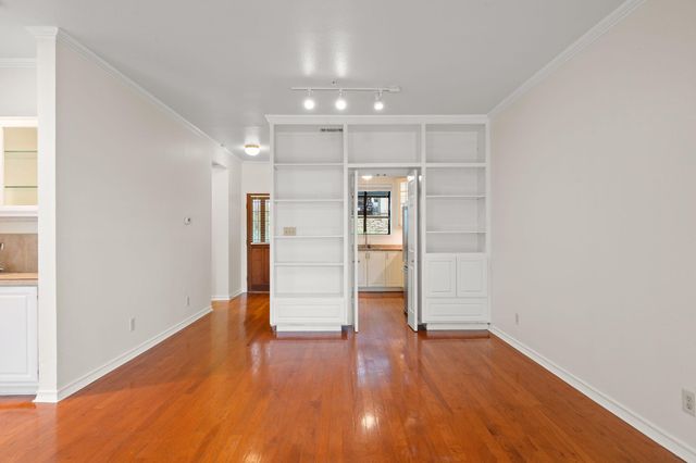 1741 Spyglass DR 1-127, Austin, TX 78746