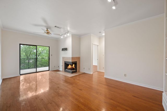 1741 Spyglass DR 1-127, Austin, TX 78746