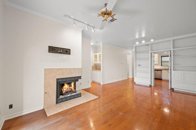 1741 Spyglass DR 1-127, Austin, TX 78746