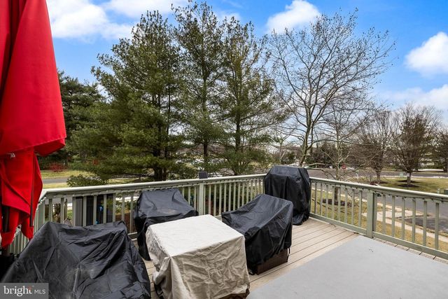 2 BAYBERRY LN, Delran, NJ 08075