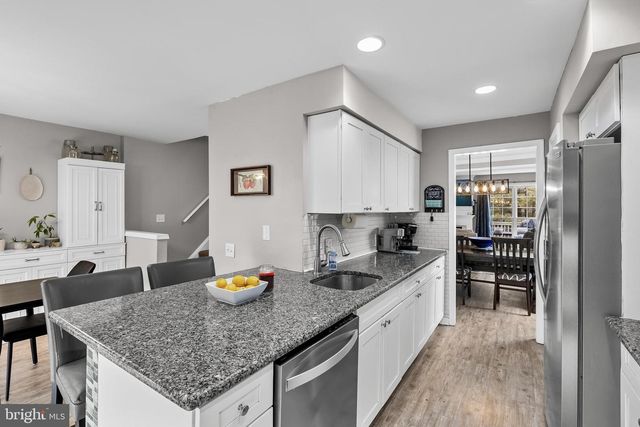 2 BAYBERRY LN, Delran, NJ 08075